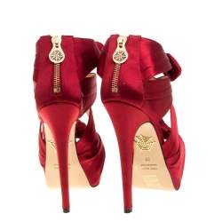 مملوكة مسبقًا صندل شارلوت أوليمبيا نعل سميك عقدة أندريا ساتان أحمر مقاس 35