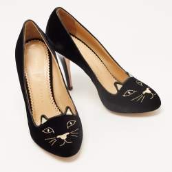 مملوكة مسبقًا Charlotte Olympia Black Velvet Embroidered Kitty Pumps Size 39
