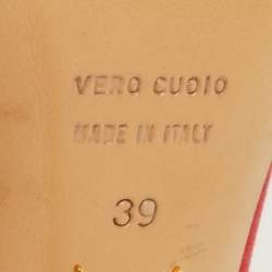 مملوكة مسبقًا Charlotte Olympia Paloma Size 39 Red Satin Paloma Fan Pleat Platform Pumps