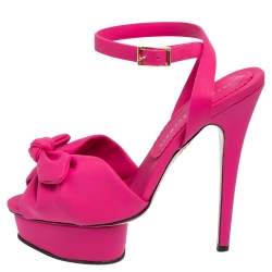 مملوكة مسبقًا Charlotte Olympia Pink Rubber Serena Bow Ankle Strap Platform Sandals Size 37.5