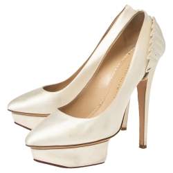 Pre Owned حذاء كعب عالي شارلوت اوليمبيا ماساكو ساتان عاجي نعل سميك مقاس 38