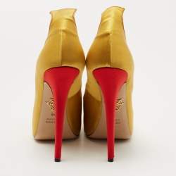Pre Owned Charlotte Olympia Yellow Satin Platform Pumps Size 40