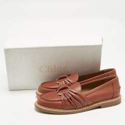 Pre Owned حذاء لوفرز كلوي جلد بني بالشعار حرف سي سهل الارتداء مقاس 40.5