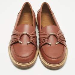 Pre Owned حذاء لوفرز كلوي جلد بني بالشعار حرف سي سهل الارتداء مقاس 40.5