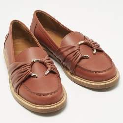 Pre Owned حذاء لوفرز كلوي جلد بني بالشعار حرف سي سهل الارتداء مقاس 40.5