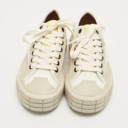 مملوكة مسبقًا حذاء رياضي كلوي كلينت قماش جلدي بيج وأبيض بعنق منخفض مقاس 35