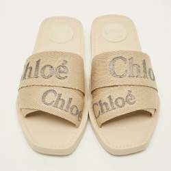 Pre Owned صندل فلات كلوي وودي قماش مطبوع شعار أبيض مقاس 38