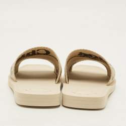 Pre Owned صندل فلات كلوي وودي قماش مطبوع شعار أبيض مقاس 38