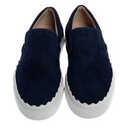 Pre Owned حذاء رياضي كلوي سليب أون متعرج سويدي أزرق فاتح مقاس 36