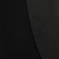 Pre Owned  بليزر كلوي مفتوح من الأمام بادج وشاح كريب أسود M