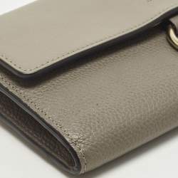 مملوكة مسبقًا Chloe Faye Grey Leather Continental Wallet