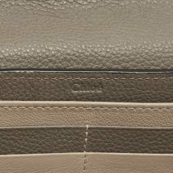 مملوكة مسبقًا Chloe Faye Grey Leather Continental Wallet