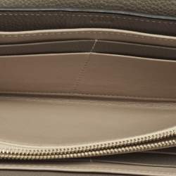 مملوكة مسبقًا Chloe Faye Grey Leather Continental Wallet