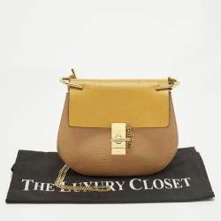 مملوكة مسبقًا حقيبة كتف كلوي درو متوسطة جلد بنية/صفراء