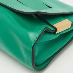مملوكة مسبقًا Chloe Elle Small Green Leather Flap Clutch