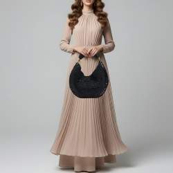 Pre Owned Chloe Summer Banana Black Raffia Hobo