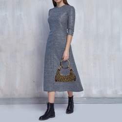 مملوكة مسبقًا حقيبة هوبو كلوي يد حلقة مزخرفة خرز ساتان بني داكن 