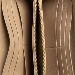 مملوكة مسبقًا Chloe Beige/Gold Leather Baylee Zip Around Wallet