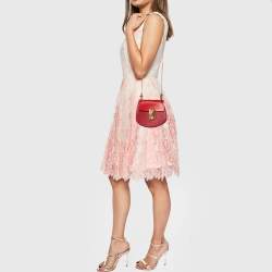 مملوكة مسبقًا Chloe Red Leather Small Drew Chain Crossbody Bag