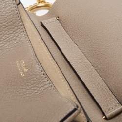 مملوكة مسبقًا حقيبة كتف كلوي درو جلد بيج/مستردة متوسطة