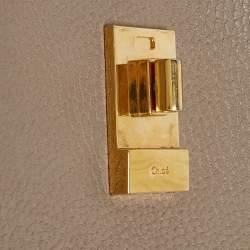 مملوكة مسبقًا حقيبة كتف كلوي درو جلد بيج/مستردة متوسطة