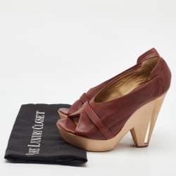 Pre Owned Chloe Brown Leather Lucite and Wood Chunky Heel Platform Pumps 37.5