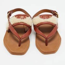 مملوكة مسبقًا صندل كلوي وودي بني/بيج جلد وفرو مقاس 36 بحزام خلفي مفتوح من الأمام مسطح