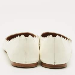 Pre Owned حذاء باليرينا فلات كلوي جلد براءة اختراع أبيض متموج مقاس 41