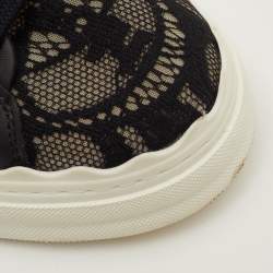 مملوكة مسبقًا حذاء رياضي كلوي لورين دانتيل وجلد أسود منخفض القمة مقاس 36
