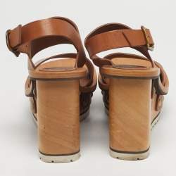 Pre Owned صندل كلوي فتحة كعب كعب روكي Eliza جلد أسود مقاس 39.5