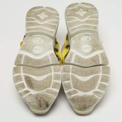 مملوكة مسبقًا حذاء رياضي كلوي سوني سويدي وشبك متعدد الألوان مقاس 35