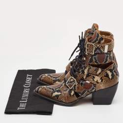 مملوكة مسبقًا بوت كلو Chloe رايلي جلد مطبوع بنقشة الثعبان بني/أسود بطول الكاحل مقاس 38.5