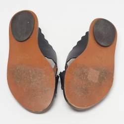 مملوكة مسبقًا صندل مسطح بتصميم متقاطع جلد أسود كلوي لورين مقاس 37