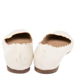 Pre Owned حذاء باليرينا فلات كلوي لورين جلد أبيض نمط مموج مقاس 38