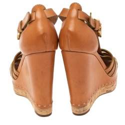 مملوكة مسبقًا Chloe Tan Leather Double C Buckle T Strap Cork Wedge Platform Sandals Size 37
