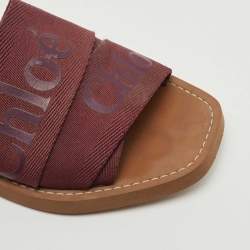 مملوكة مسبقًا Chloe Burgundy Canvas Logo Woody Flat Slides Size 38