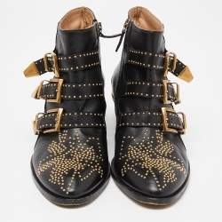 مملوكة مسبقًا حذاء بوت للكاحل كلوي جلد مرصع أسود مقاس 39