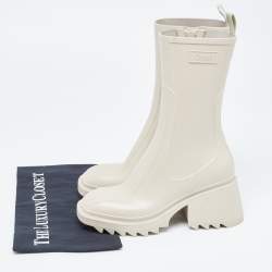 مملوكة مسبقًا Chloé Cream Rubber Iuhnr Ankle Boots Size 36
