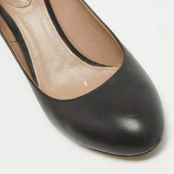 مملوكة مسبقًا Chloe Black Leather Round Toe Pumps Size 38