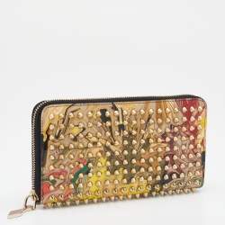 مملوكة مسبقًا محفظة كريستيان لوبوتان جلد لامع متعدد الألوان نقشة بانيتون مرصعة بمسامير سبايك بسحاب ملتف