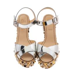 مملوكة مسبقًا Christian Louboutin Metallic Silver Leather And Fabric Studded Almeria Cork Wedge Sandals Size 38