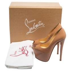 مملوكة مسبقًا Christian Louboutin Beige Patent Leather Highness Pumps Size 34