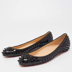 مملوكة مسبقًا Christian Louboutin Black Patent Leather Spiked Big Kiss Ballet Flats Size 41