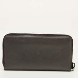 مملوكة مسبقًا محفظة كريستيان لوبوتان بانيتون مرصعة جلد داكن رمادي بسحاب ملتف