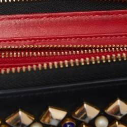 مملوكة مسبقًا Christian Louboutin Black Leather Spikes Panettone Zip Around Wallet