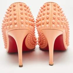 مملوكة مسبقًا Christian Louboutin Light Orange Leather Pigalle Spikes Pumps Size 40
