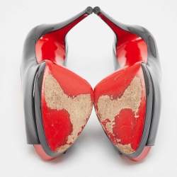 مملوكة مسبقًا Christian Louboutin Black Patent Leather Palais Royal Pumps 38