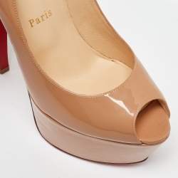 مملوكة مسبقًا Christian Louboutin Beige Patent Leather Platform Pumps 37.5