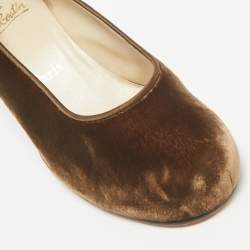 Pre Owned Christian Louboutin Brown Velvet Round Toe Pumps Size 37