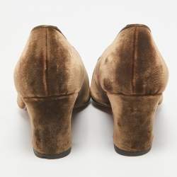 Pre Owned Christian Louboutin Brown Velvet Round Toe Pumps Size 37